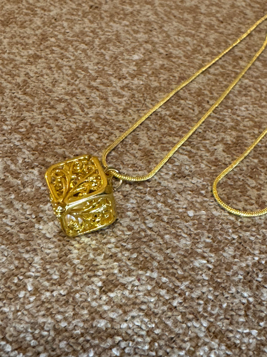 Vintage-inspired square locket necklace 18K GP