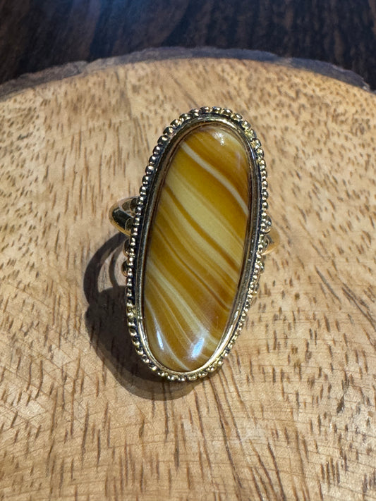 1970s bohemian glamour with this gorgeous vintage Avon statement ring