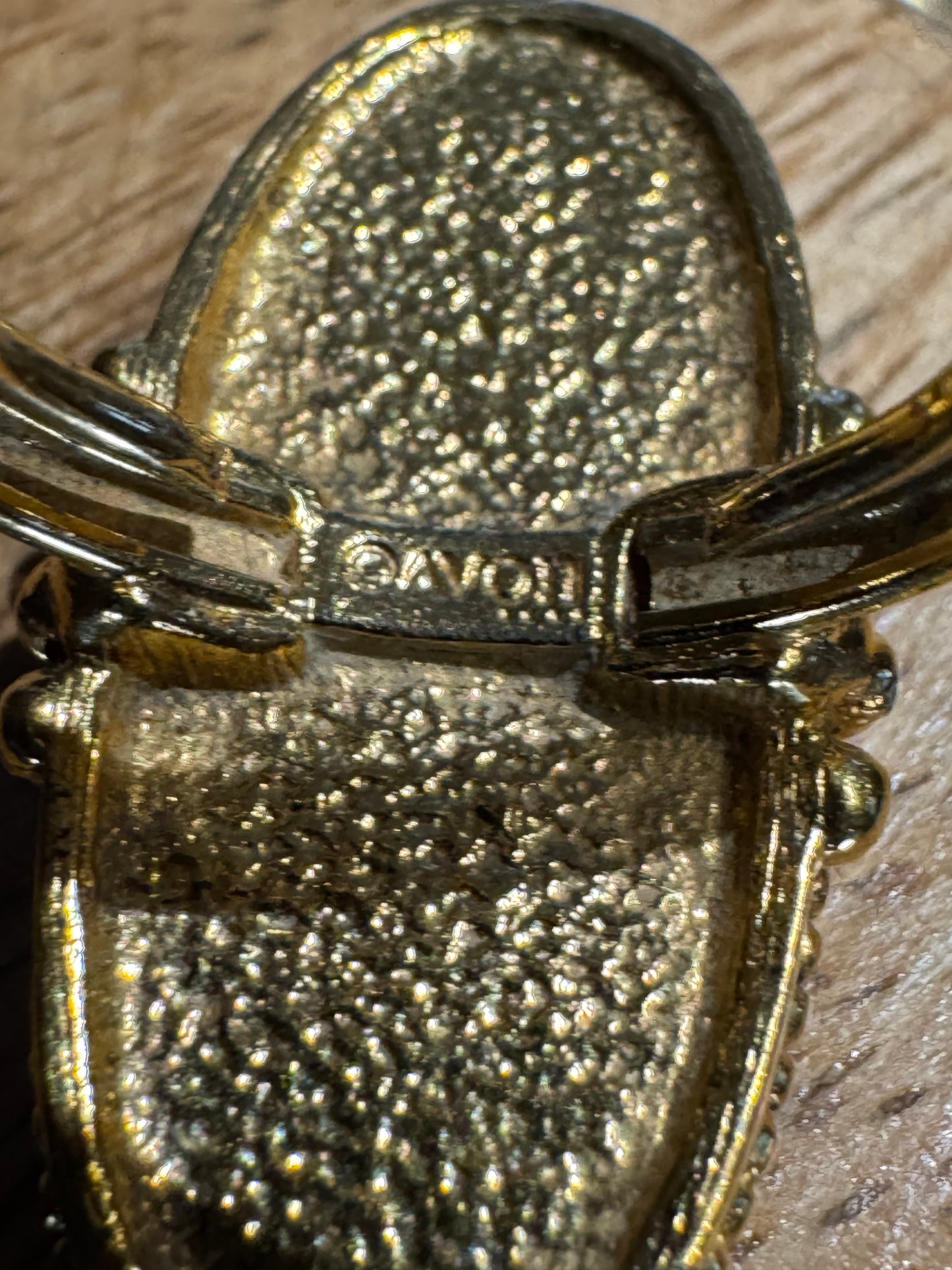 1970s bohemian glamour with this gorgeous vintage Avon statement ring