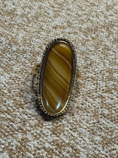 1970s bohemian glamour with this gorgeous vintage Avon statement ring