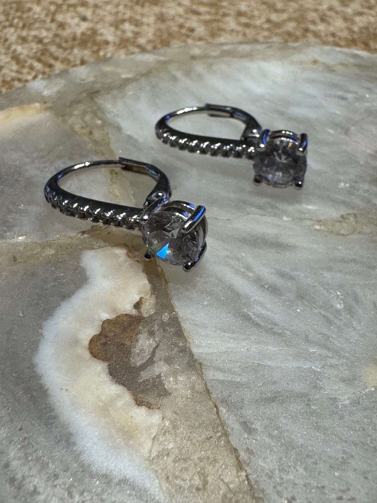 ✨ Vintage-Inspired Elegance: 925 Sterling Silver & CZ Leverback Drop Earrings ✨