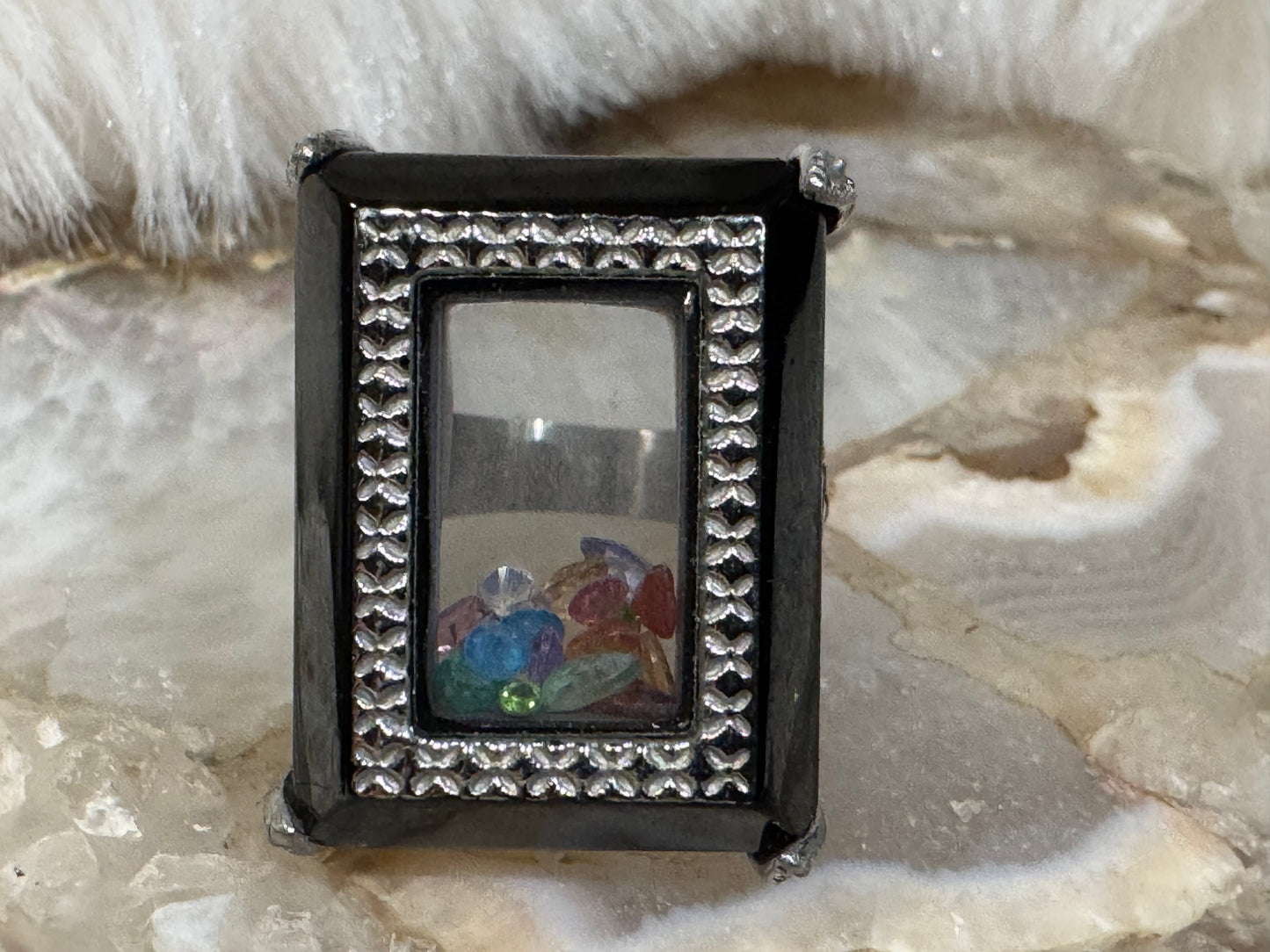 Vintage-Inspired Shaker Locket Ring - Size 8