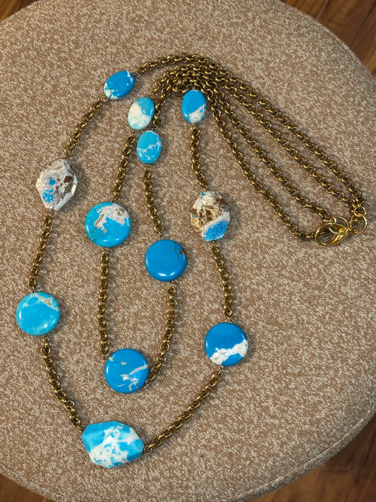 ✨Natural Stone Station Necklace – Gold-Tone Chain ✨