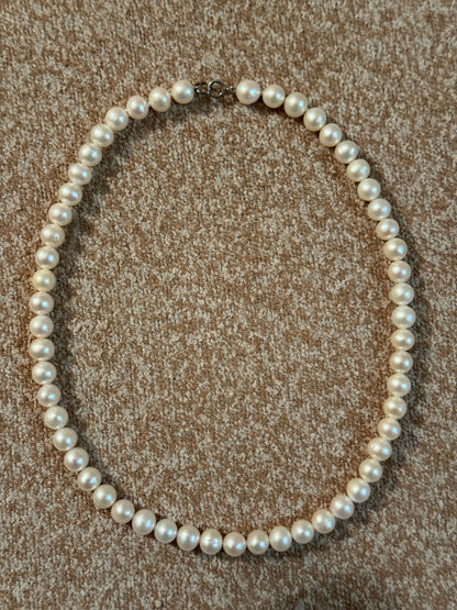 Exquisite Vintage Strand of Freshwater Cultured Pearls featuring a Sterling Silver (marked 925) Clasp