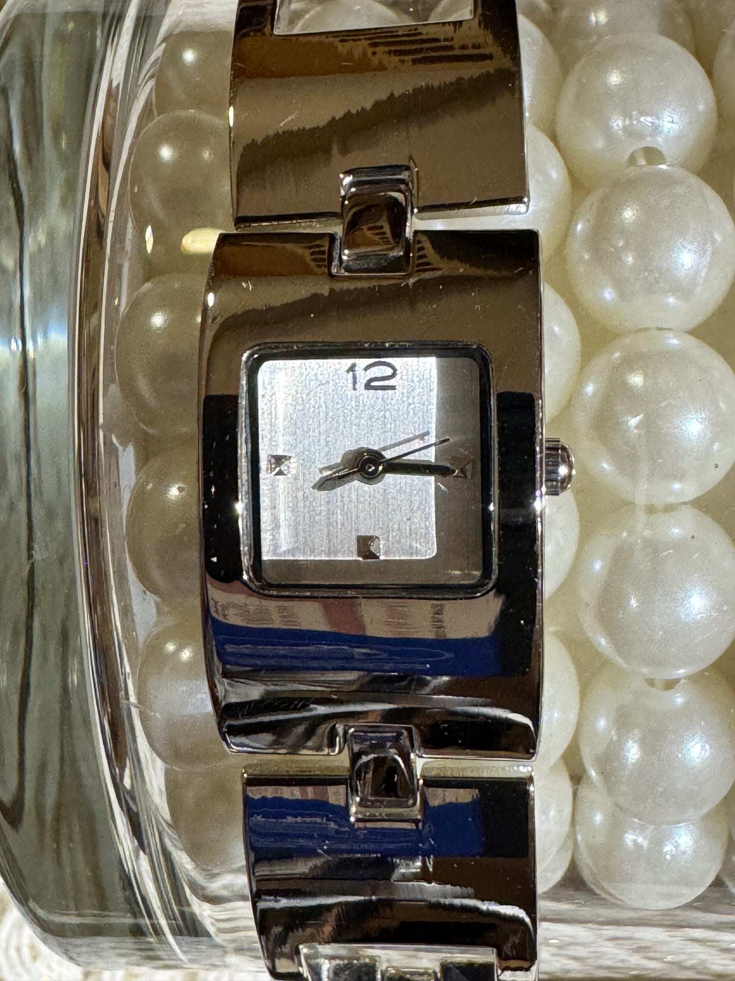 Focus Silver-Tone Quartz Watch – Modern Minimalist Fashion Timepiece
