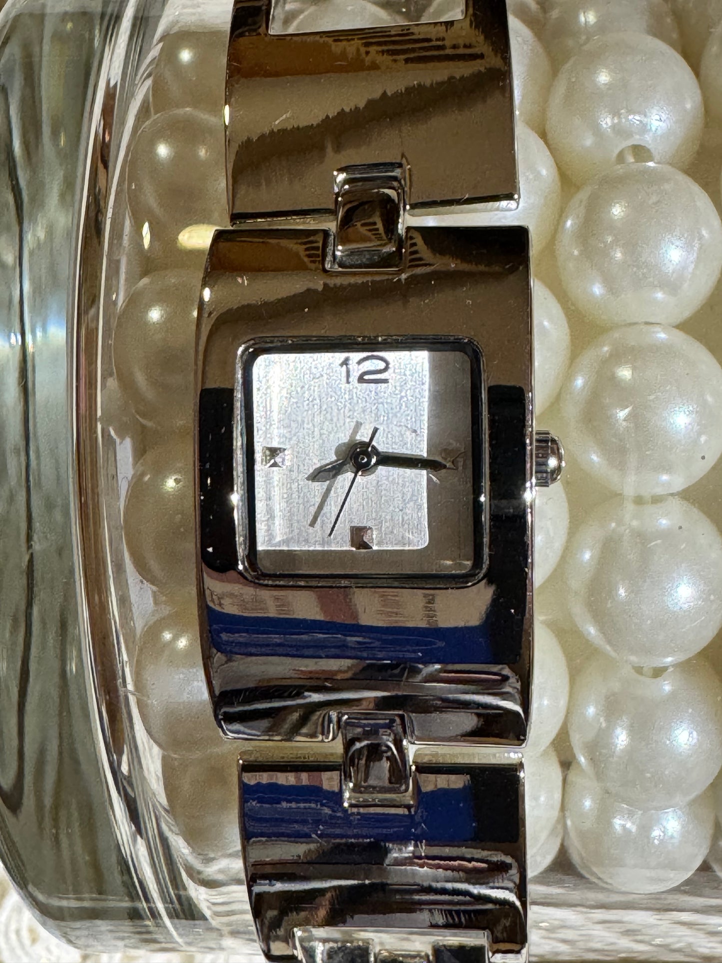 Focus Silver-Tone Quartz Watch – Modern Minimalist Fashion Timepiece