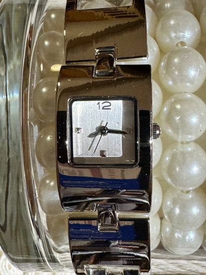 Focus Silver-Tone Quartz Watch – Modern Minimalist Fashion Timepiece