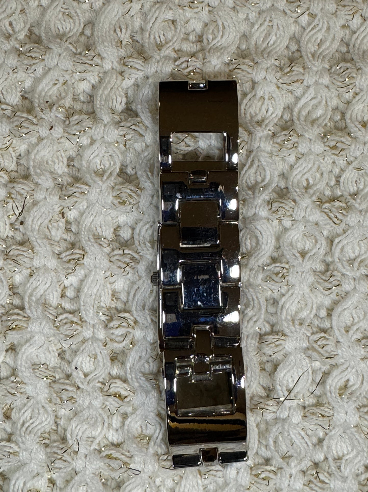 Focus Silver-Tone Quartz Watch – Modern Minimalist Fashion Timepiece