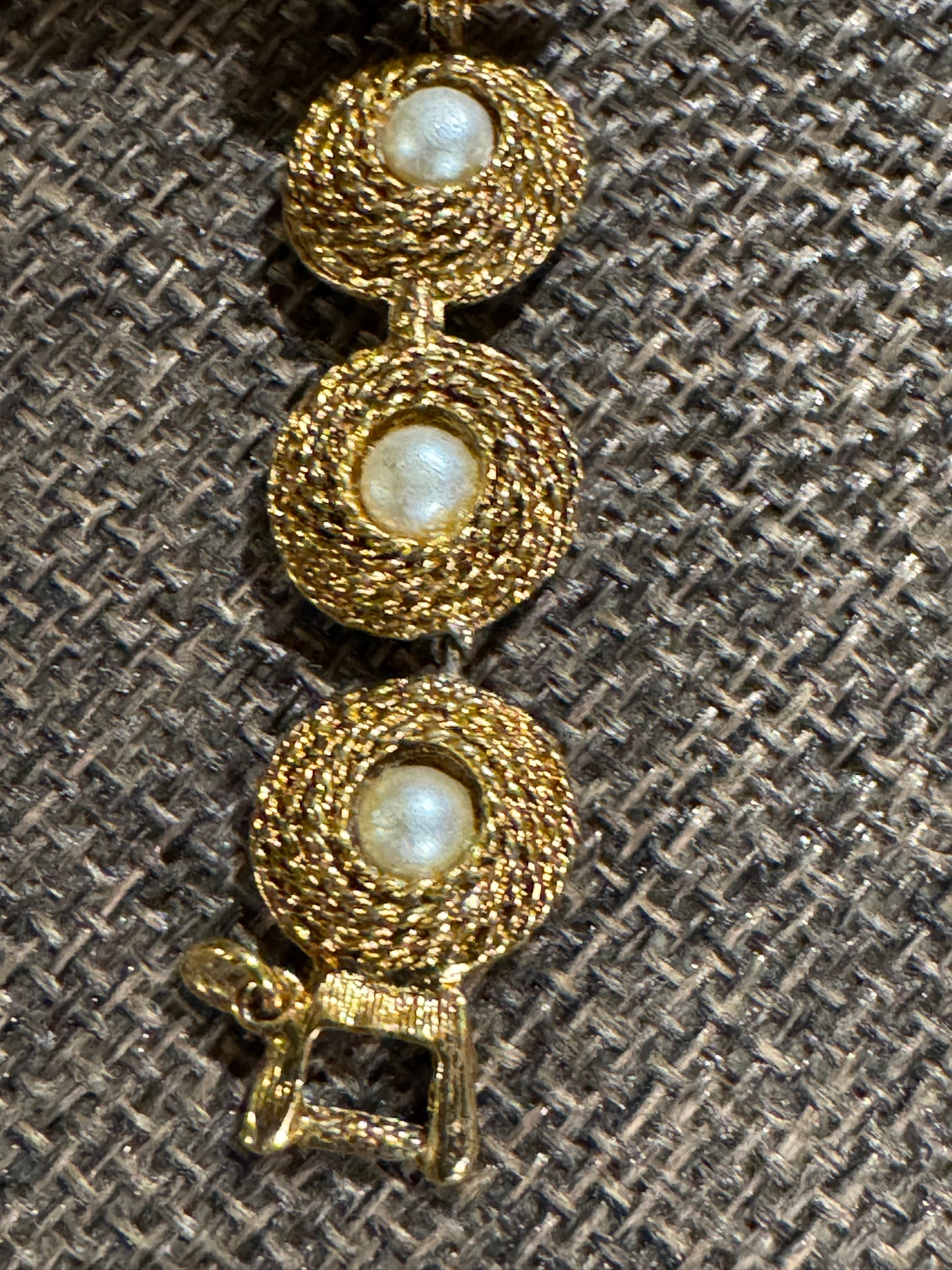 Vintage Gold-Tone Textured Link Bracelet with Faux Pearls - 7"