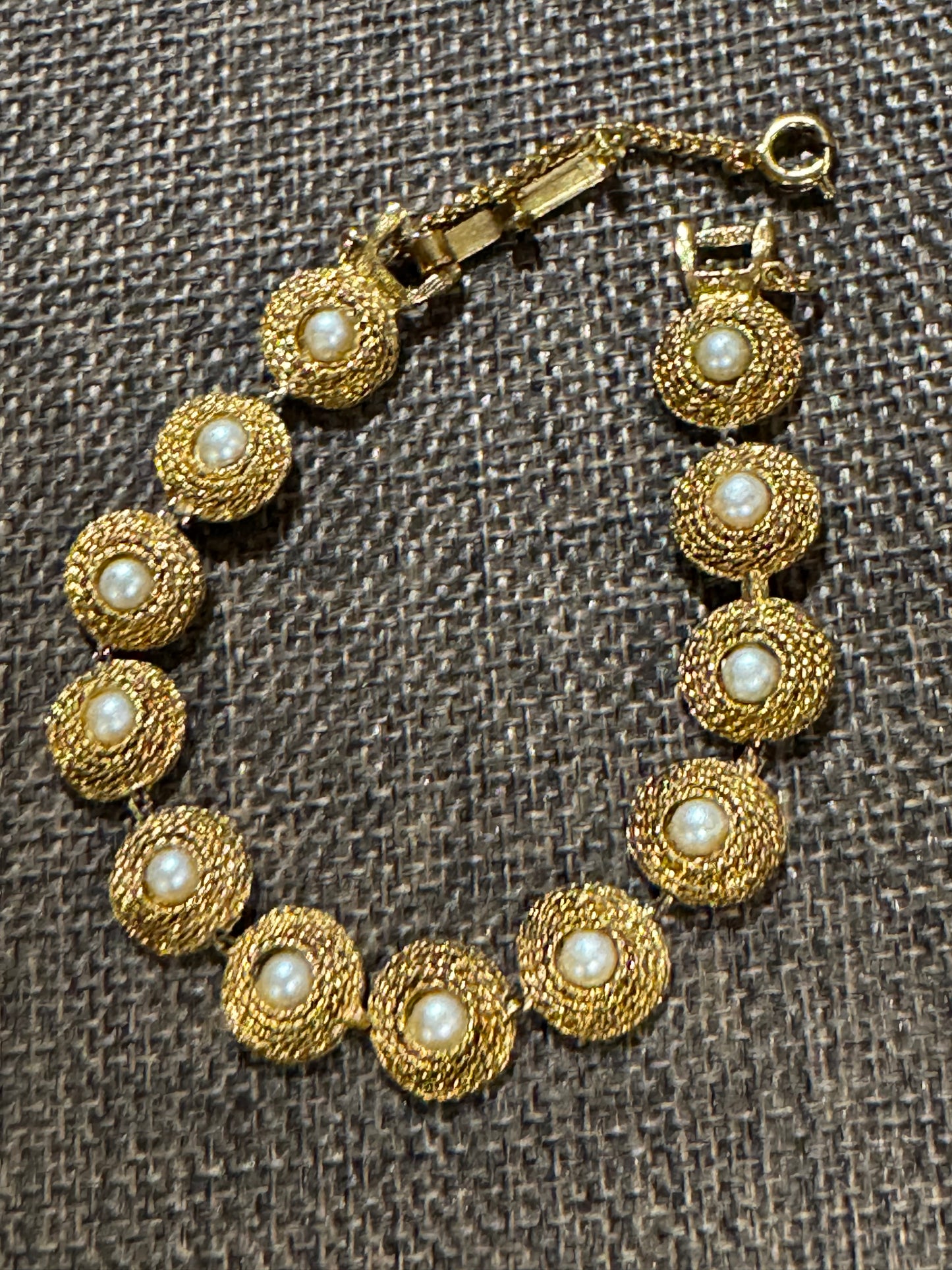 Vintage Gold-Tone Textured Link Bracelet with Faux Pearls - 7"