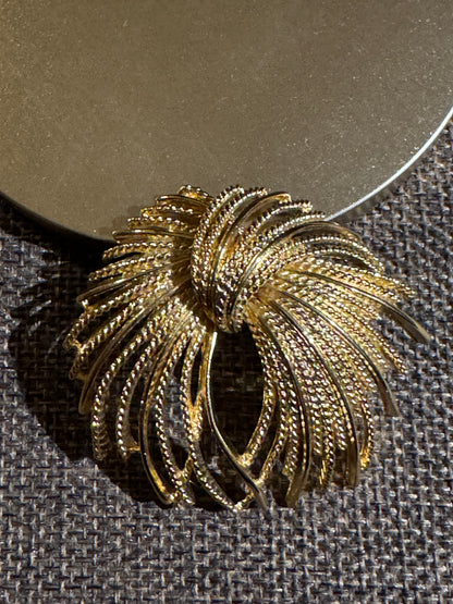 Vintage Monet “Mirador” Fireworks Brooch | 1967 Modernist Gold-Tone Pin