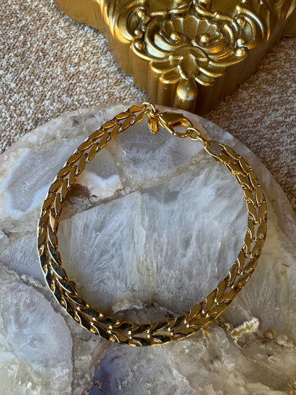 Vintage Signed Monet Gold-Tone Leaf Link Bracelet