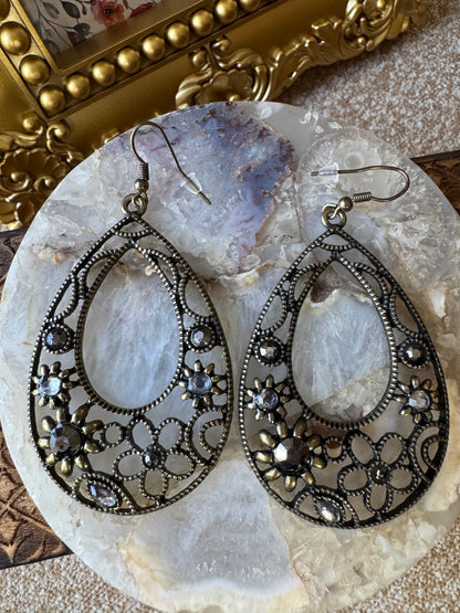 Vintage-Style Crystal Floral Filigree Teardrop Earrings