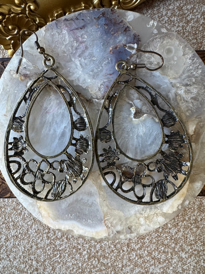 Vintage-Style Crystal Floral Filigree Teardrop Earrings