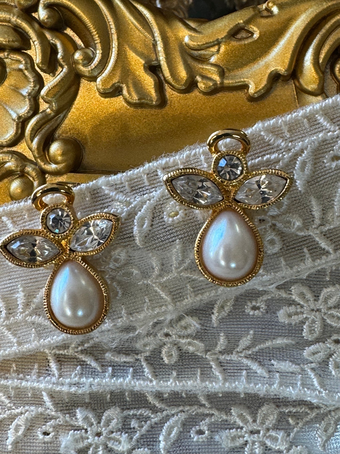 Vintage Avon Angel Motif Earrings
