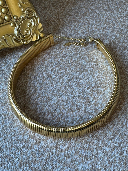 Vintage-Style Gold-Tone Omega / Tubogas Choker Necklace