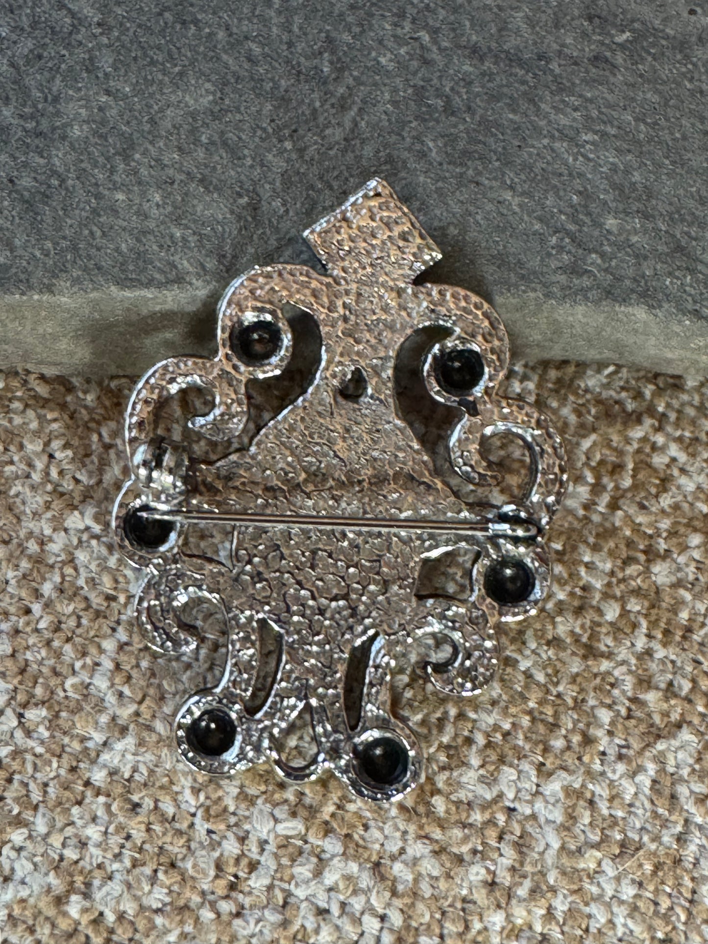 Vintage-Inspired Silver Tone Filigree Pendant & Brooch – Art Deco Black & Clear Stone