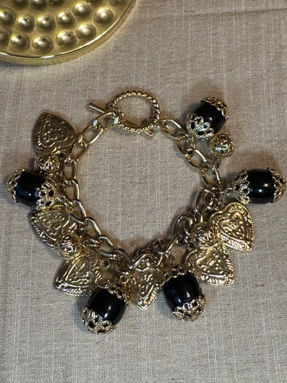 Vintage-Style Gold Tone Puffy Heart & Black Glass Charm Bracelet – Chunky Filigree Toggle