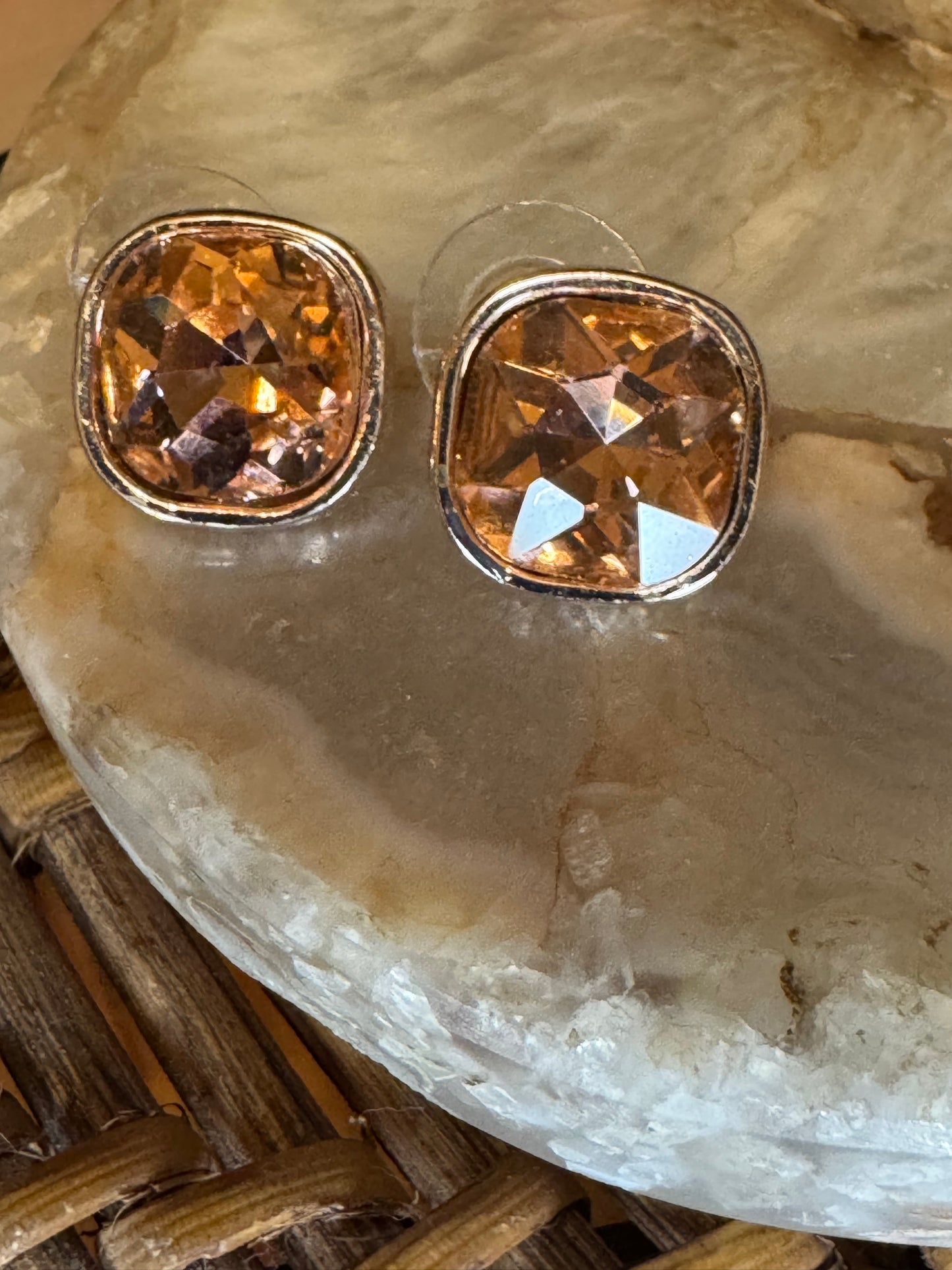 Vintage Gold-Tone Crystal Stud Earrings – Cushion-Cut Champagne Stones