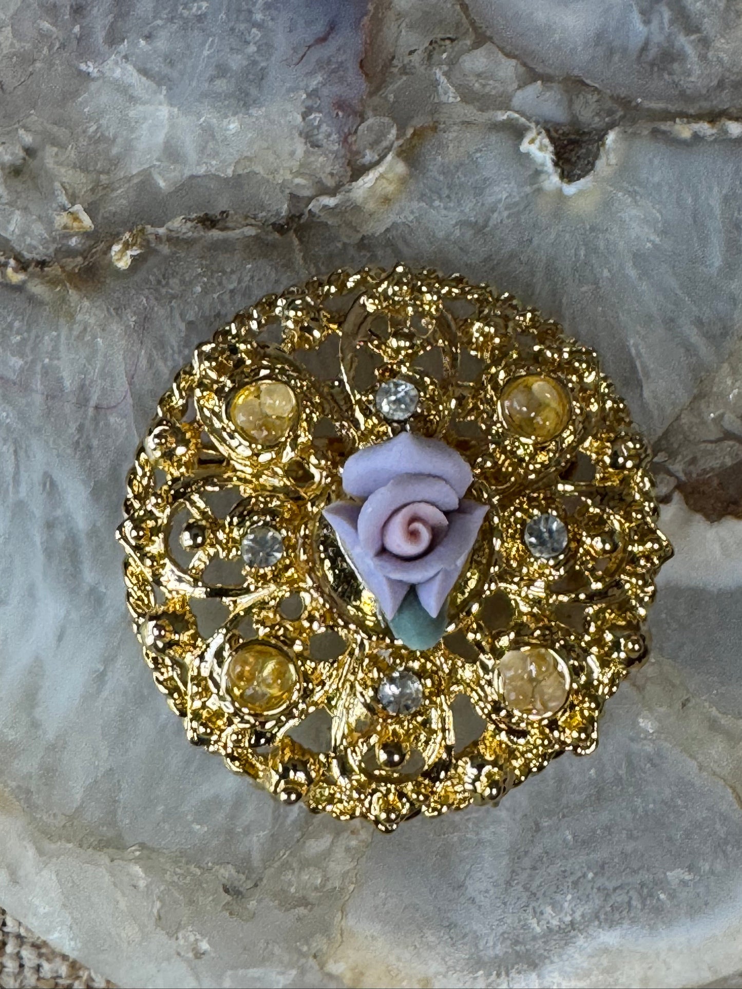 Victorian-Inspired Purple Rose Filigree Brooch — Romantic Floral Detail & Timeless Elegance  Discover a pi