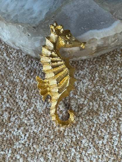 Vintage Signed ROMA Gold-Tone Seahorse Brooch — Nautical Charm with Mid-Century Heritage