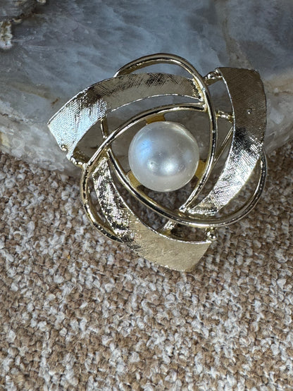 Gold-Toned Swirl Brooch with Faux Pearl