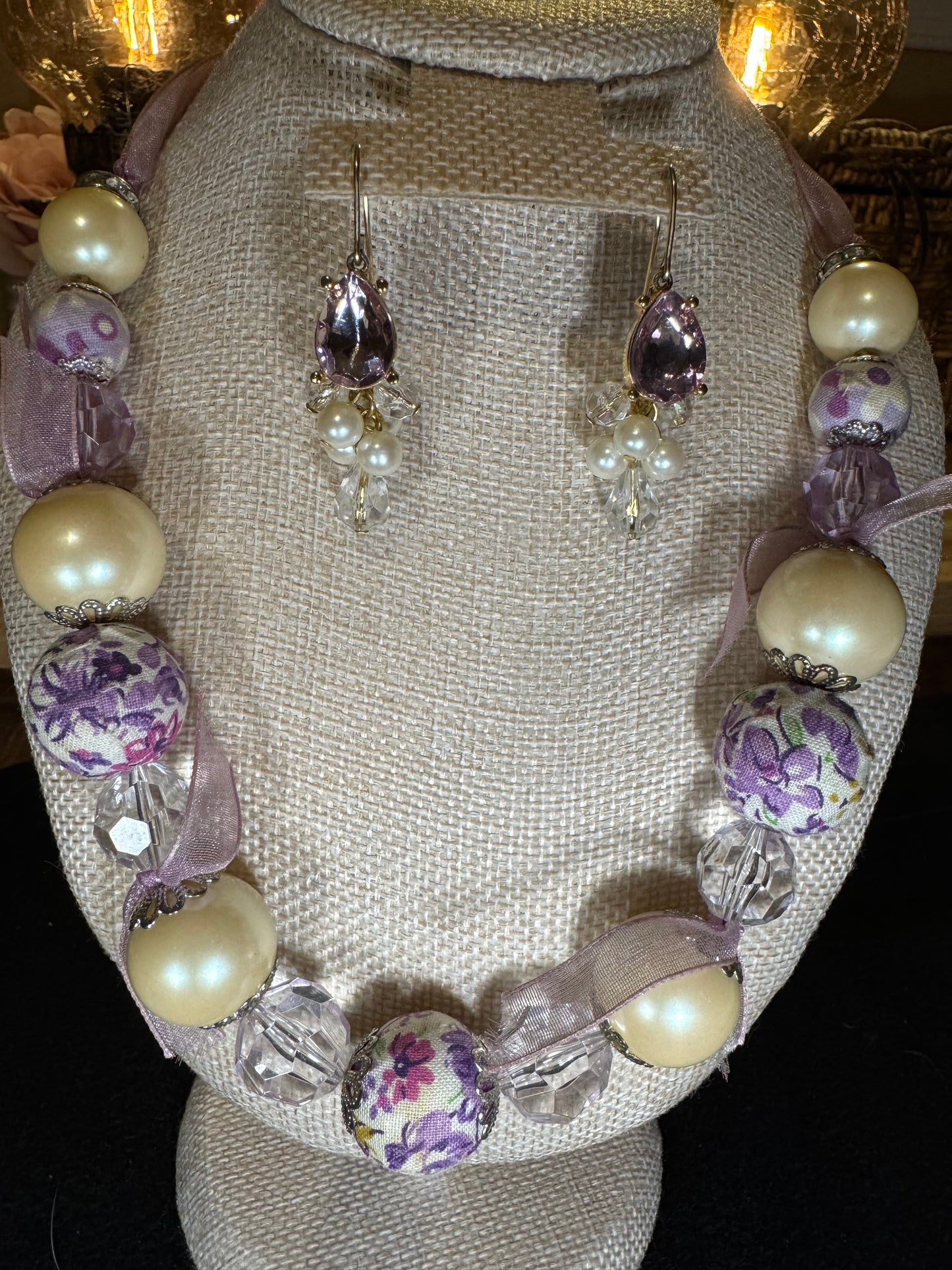 Mid-Century Style Lavender Floral Necklace – Faux Pearl & Ribbon Detail