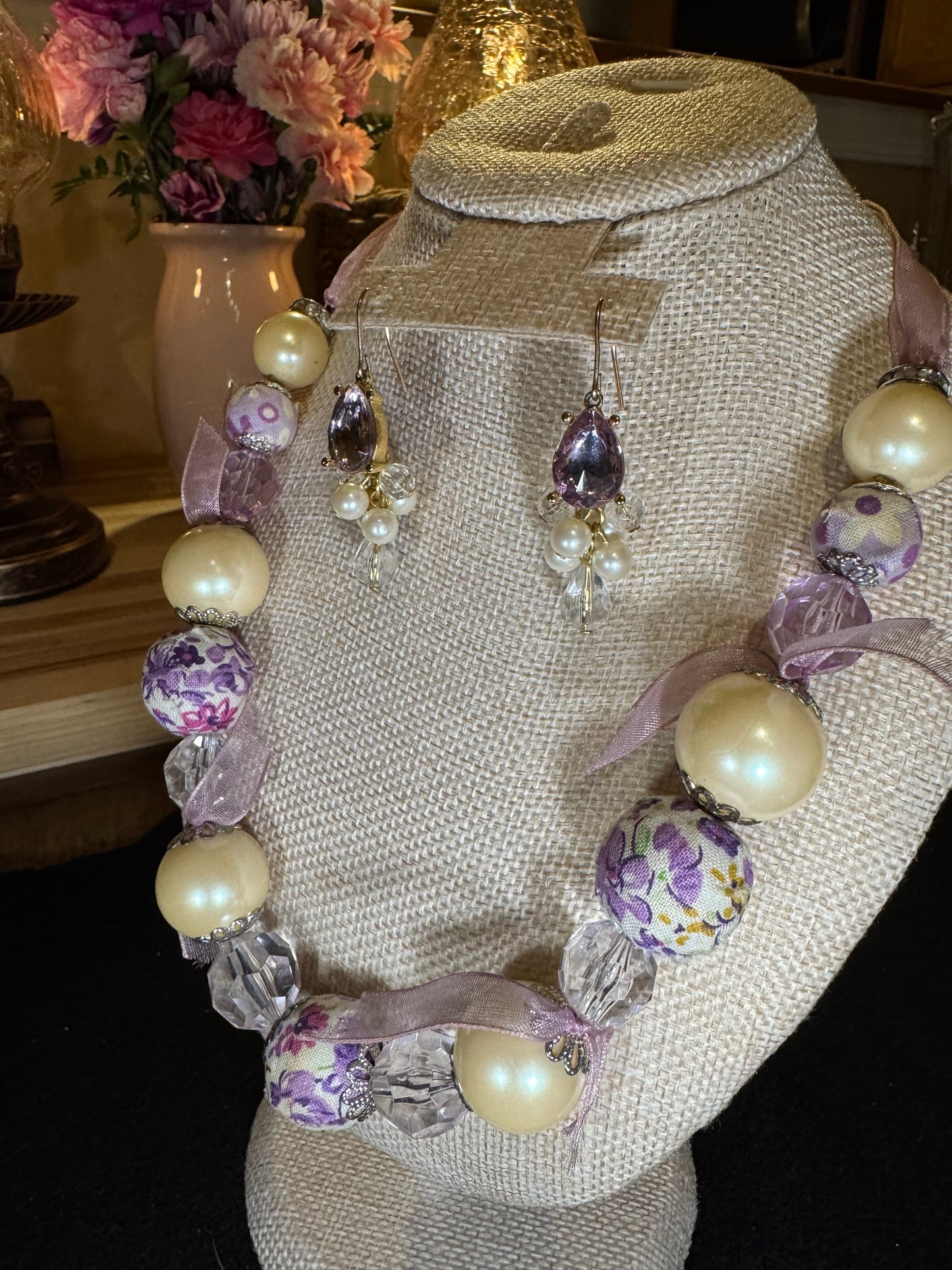 Mid-Century Style Lavender Floral Necklace – Faux Pearl & Ribbon Detail
