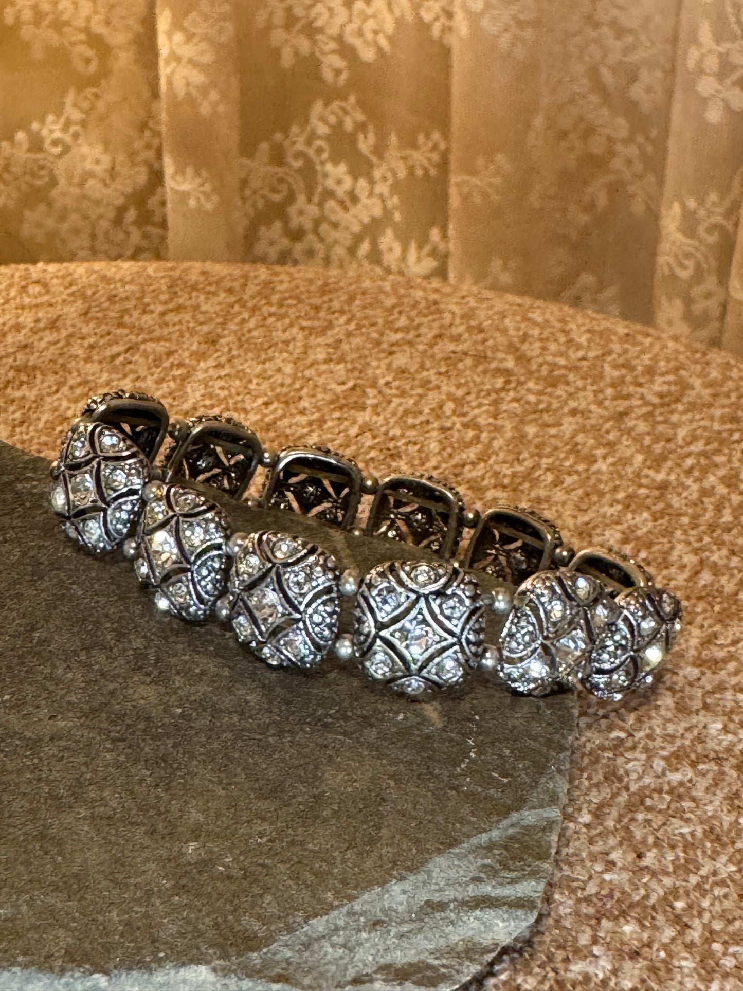 Vintage-Inspired Silver Tone Filigree Link Bracelet – Crystal Panel Design