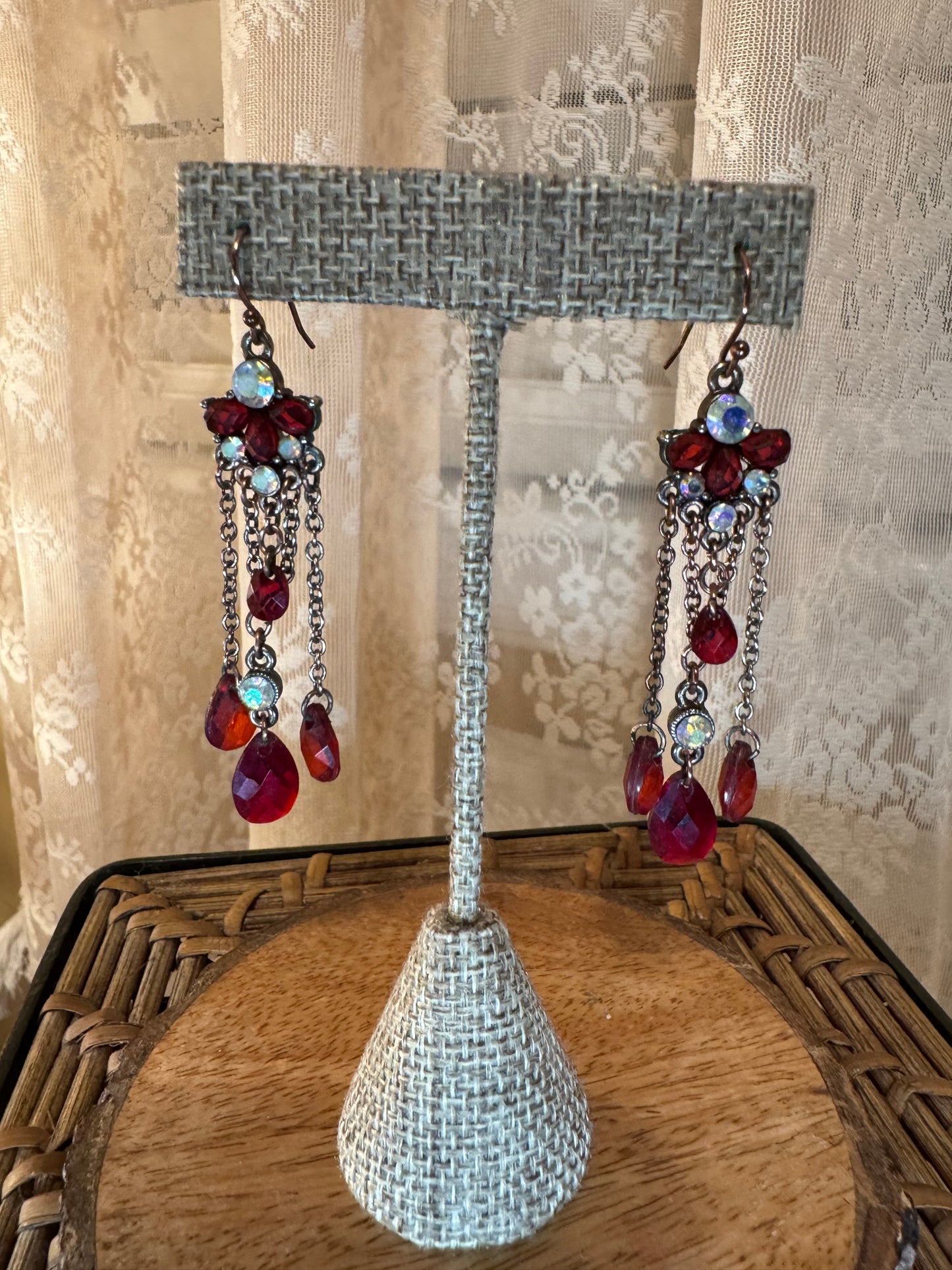 Vintage-Inspired Red Rhinestone Chandelier Earrings – Floral & Teardrop Dangle Design