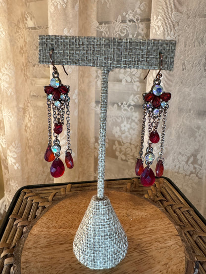 Vintage-Inspired Red Rhinestone Chandelier Earrings – Floral & Teardrop Dangle Design