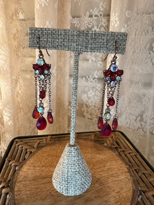 Vintage-Inspired Red Rhinestone Chandelier Earrings – Floral & Teardrop Dangle Design