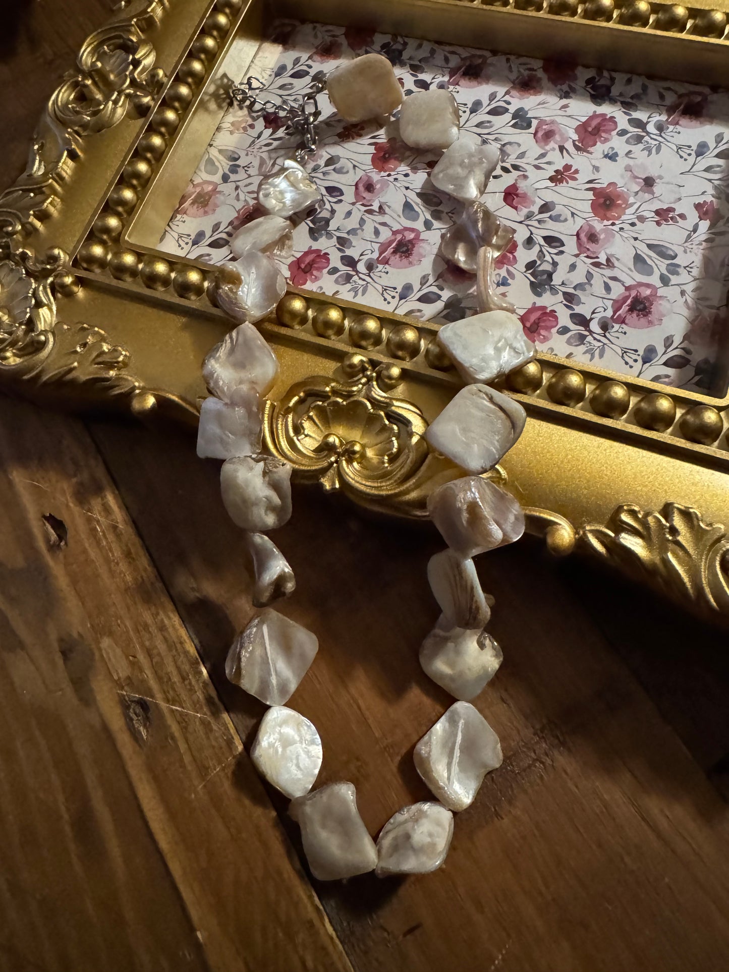 Vintage Mother-of-Pearl 16" Strand Necklace