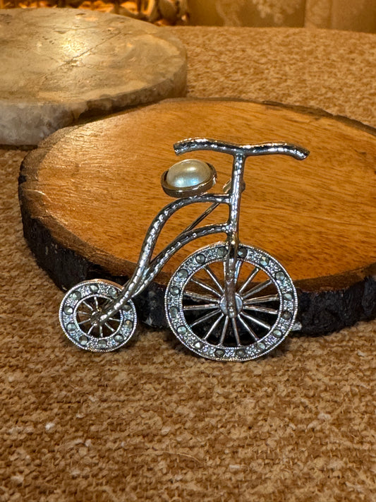 Vintage-Style Penny Farthing Bicycle Brooch with Faux Pearl Seat – Silver-Tone Fun Pin