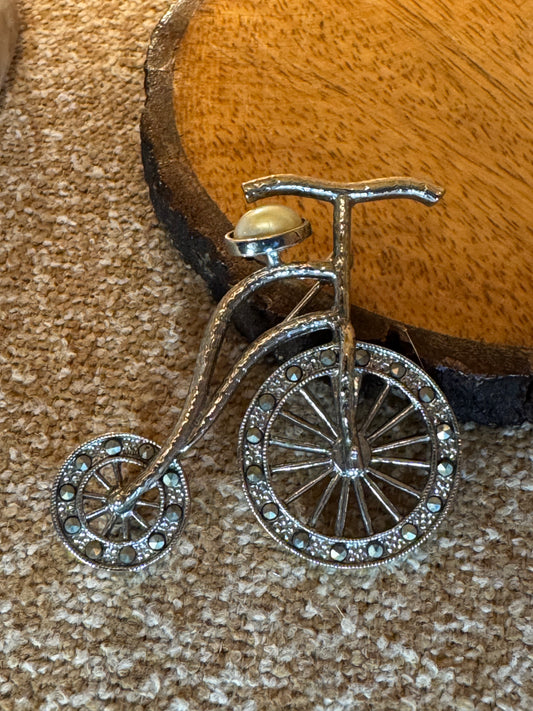 Vintage-Style Penny Farthing Bicycle Brooch with Faux Pearl Seat – Silver-Tone Fun Pin