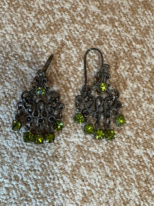 Vintage-Style Green Crystal Chandelier Earrings – Boho & Victorian-Inspired