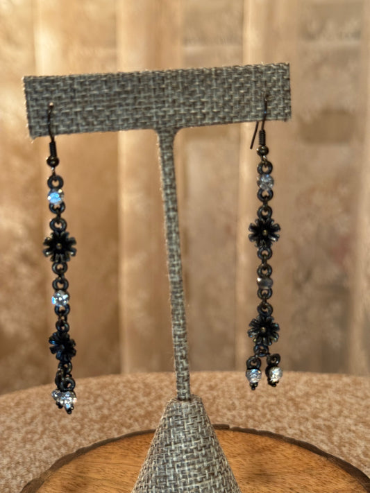 Black Rhinestone Flower Dangle Earrings – Vintage-Inspired Chandelier Style
