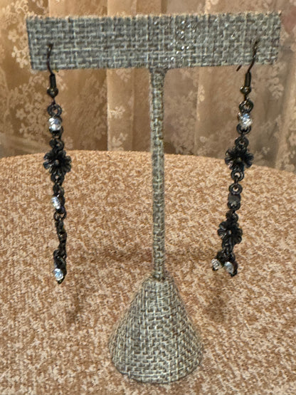 Black Rhinestone Flower Dangle Earrings – Vintage-Inspired Chandelier Style