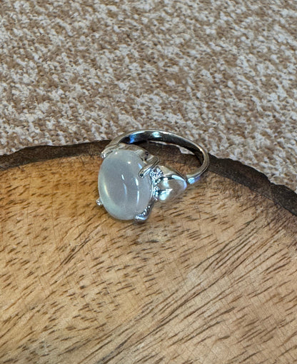Moonstone Cabochon Ring – Silver Plated Vintage Style – Size 6.5