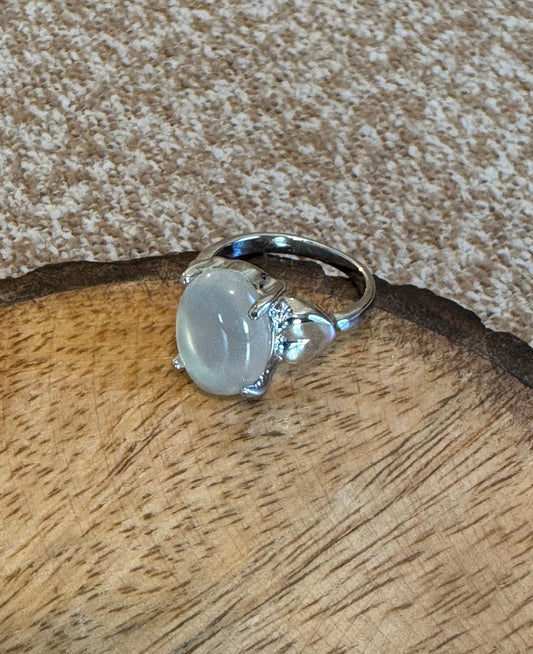 Moonstone Cabochon Ring – Silver Plated Vintage Style – Size 6.5