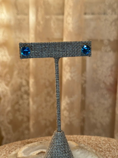 Sparkling Blue Faceted Stud Earrings – Silver Tone