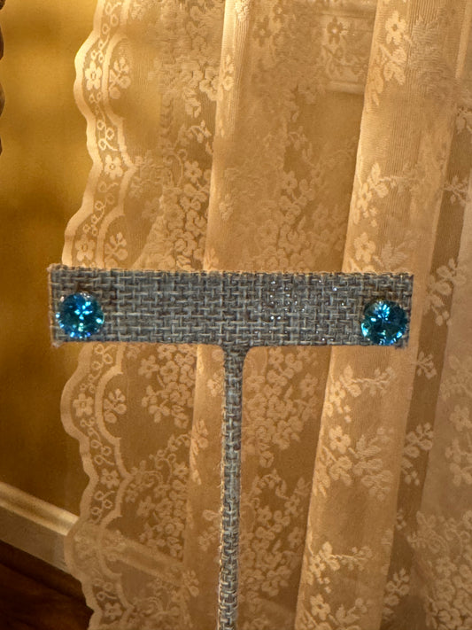 Sparkling Blue Faceted Stud Earrings – Silver Tone
