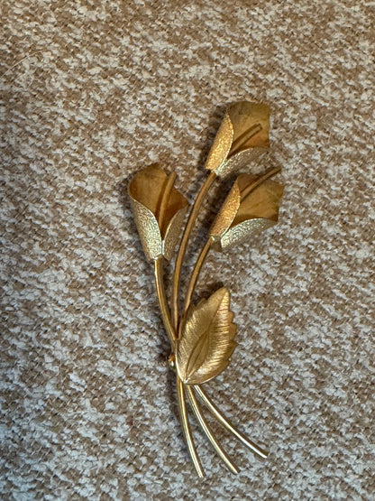 Vintage Gold-Tone Tulip Flower Brooch – Mid-Century Floral Design