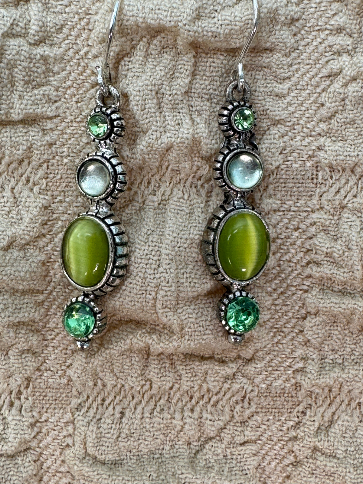 Rare Vintage Green Cat Eye Earrings