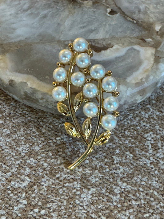 Vintage Signed Napier Gold-Tone Faux Pearl Leaf Brooch – Mid-Century