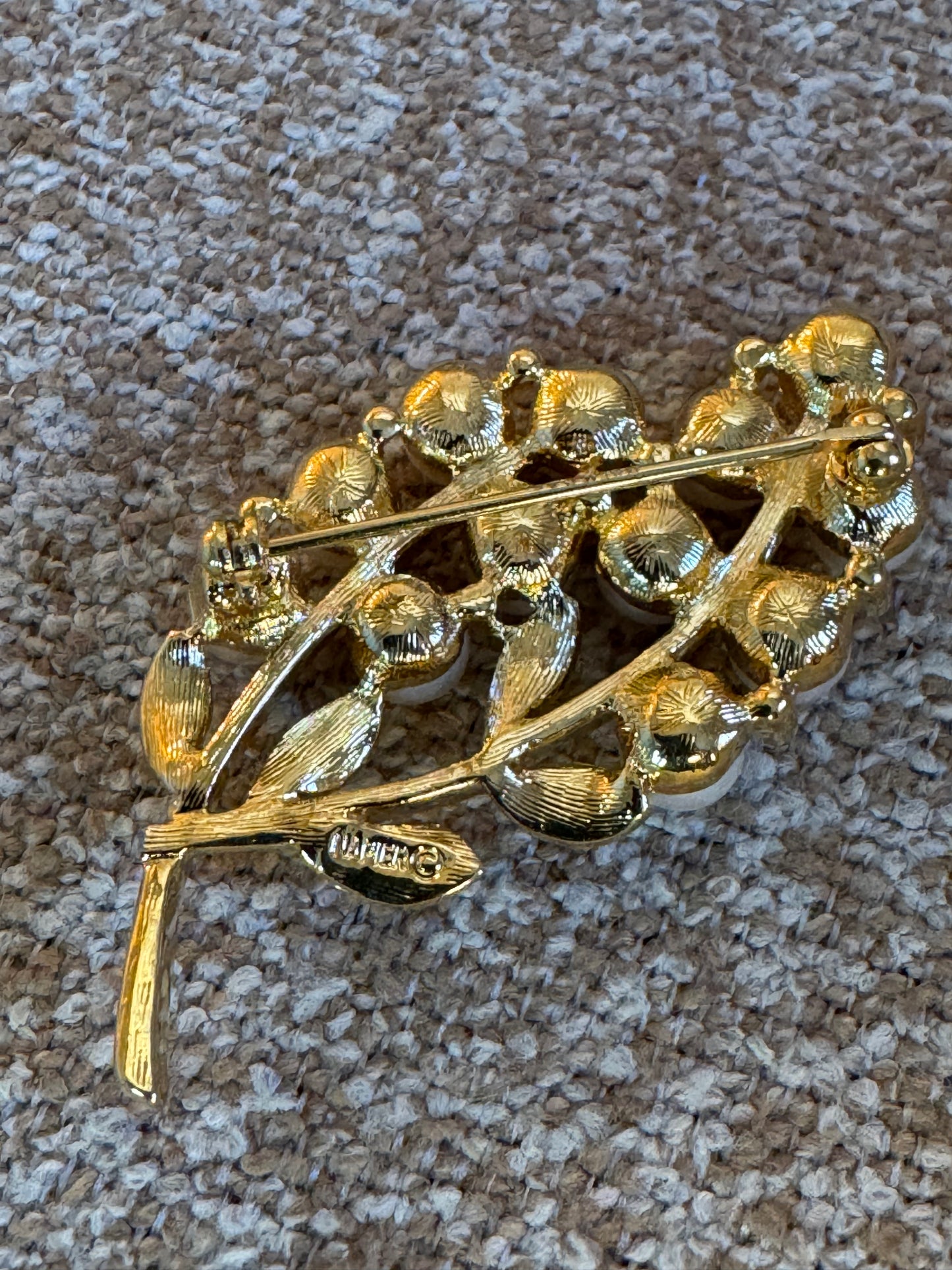 Vintage Signed Napier Gold-Tone Faux Pearl Leaf Brooch – Mid-Century