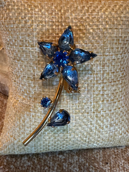 Vintage Blue Rhinestone Floral Brooch – Gold Tone Mid-Century Sparkle