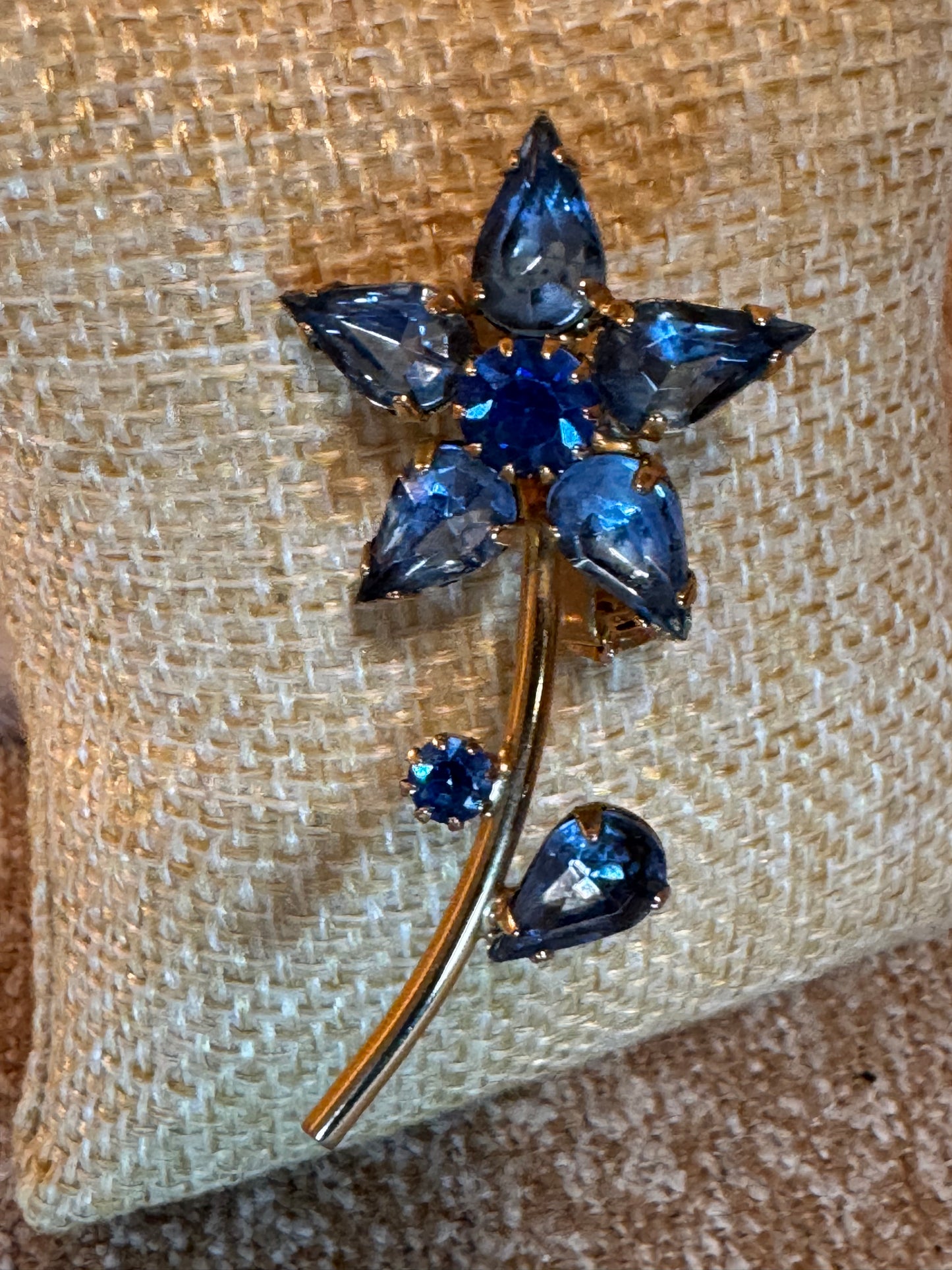 Vintage Blue Rhinestone Floral Brooch – Gold Tone Mid-Century Sparkle