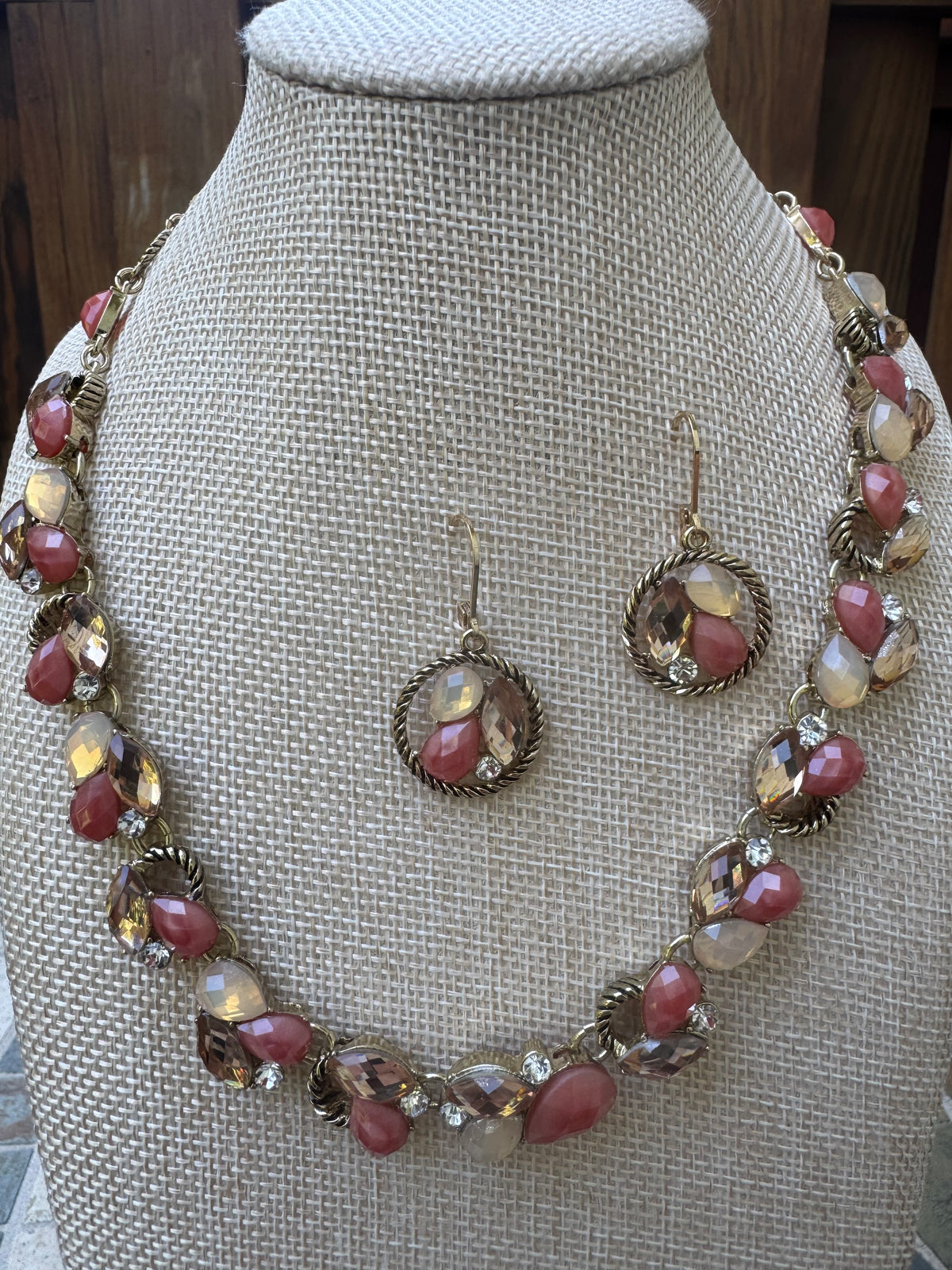 Vintage Signed Napier Mauve & Amber Cabochon Collar Necklace & Earring Set