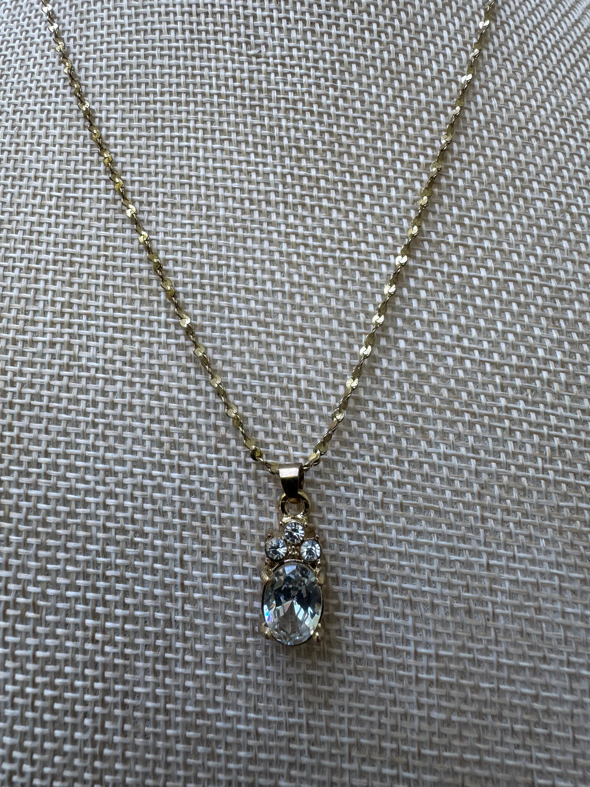 Vintage Elegance Crystal Pendant Necklace